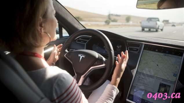 Tesla电动汽车的自动驾驶系统仍然属于半自动驾驶